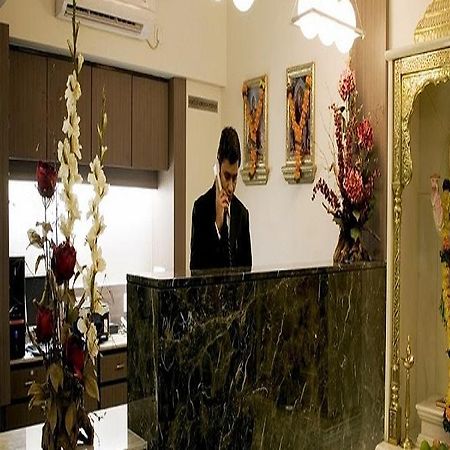 فندق مومبايفي  Sampoorna المظهر الخارجي الصورة